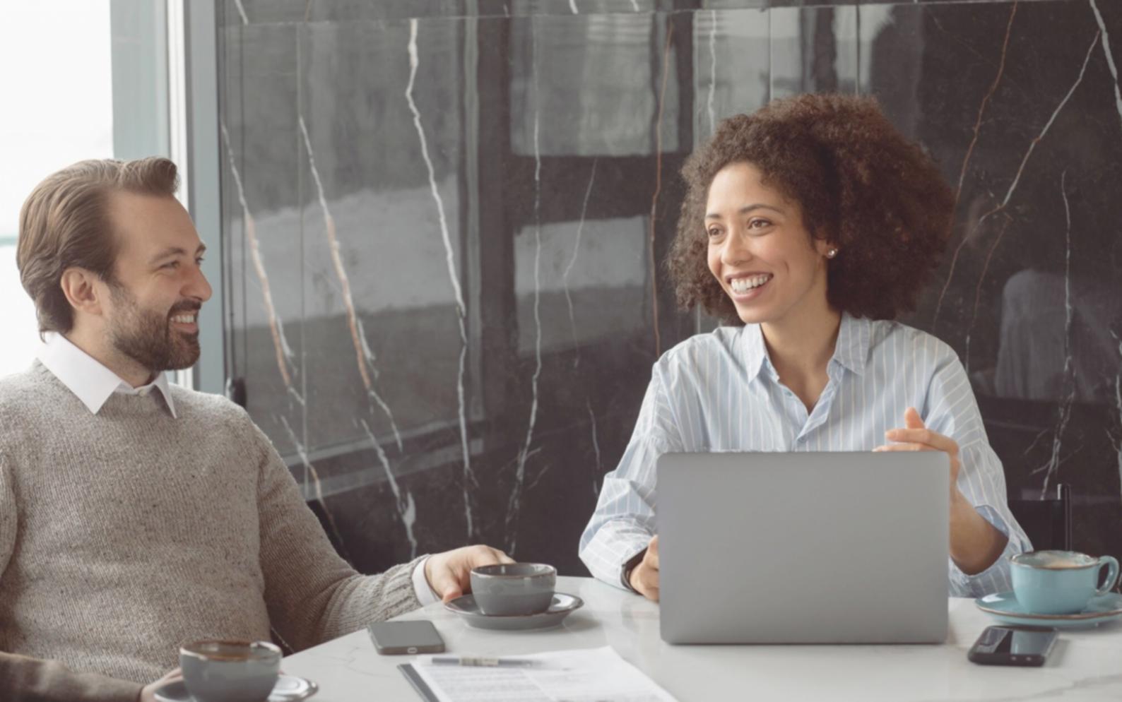 Kollaborative Arbeitsgruppe bei der Finanzanalyse